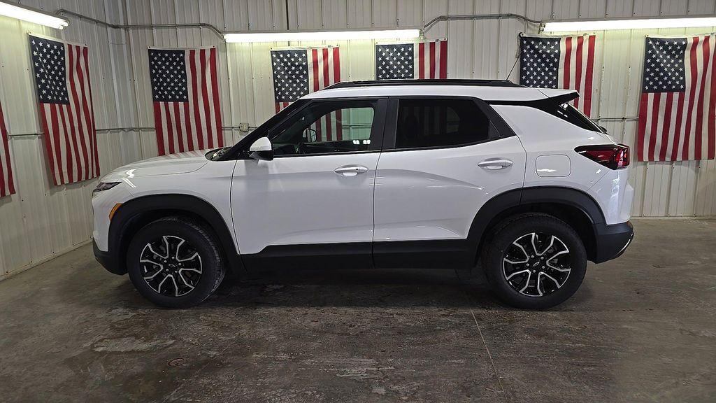 new 2025 Chevrolet TrailBlazer car, priced at $30,820