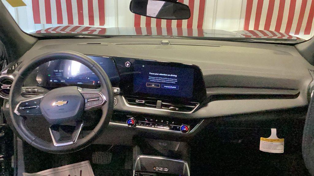 new 2026 Chevrolet Equinox car, priced at $30,640