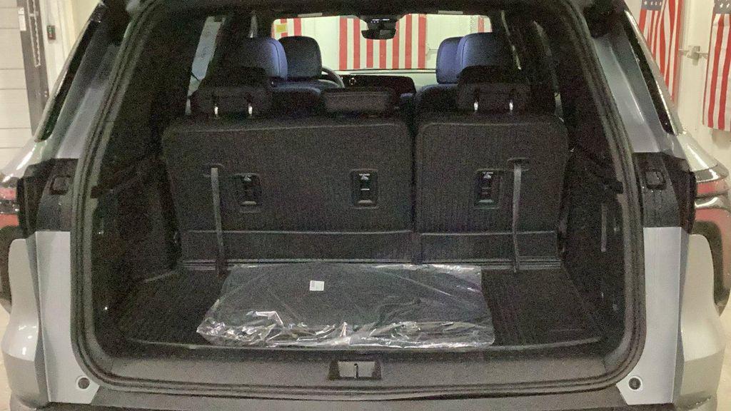 new 2026 Chevrolet Traverse car, priced at $46,630