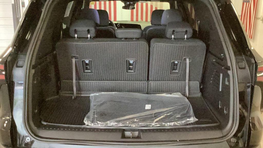 new 2026 Chevrolet Traverse car, priced at $42,120