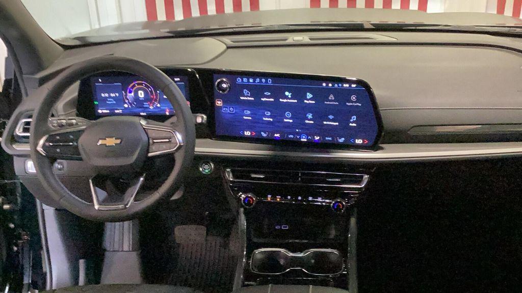 new 2026 Chevrolet Traverse car, priced at $42,120