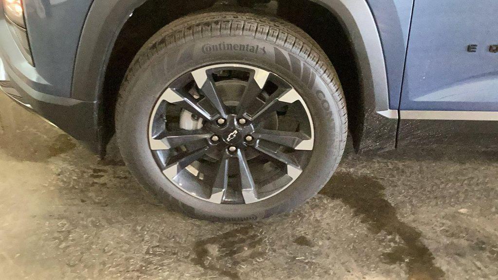 new 2026 Chevrolet Equinox car, priced at $30,990