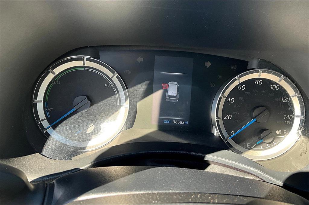 used 2022 Toyota Highlander Hybrid car, priced at $31,995