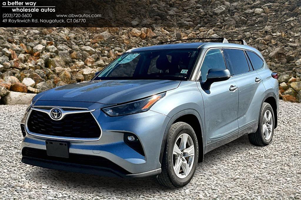 used 2022 Toyota Highlander Hybrid car, priced at $31,995