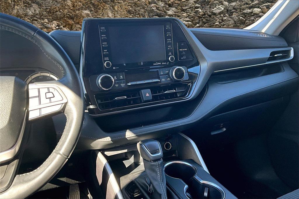 used 2022 Toyota Highlander Hybrid car, priced at $31,995