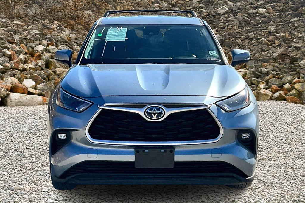 used 2022 Toyota Highlander Hybrid car, priced at $31,995