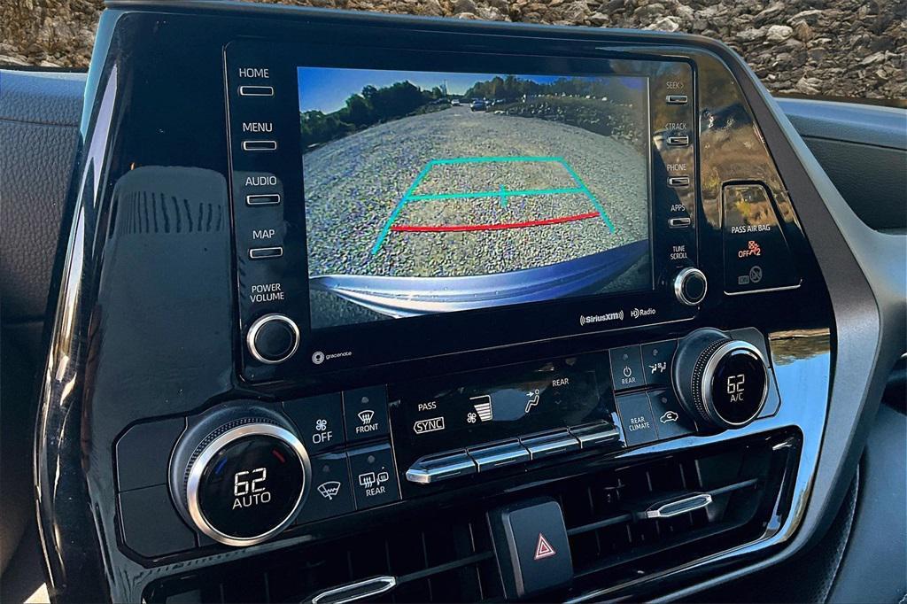 used 2022 Toyota Highlander Hybrid car, priced at $31,995