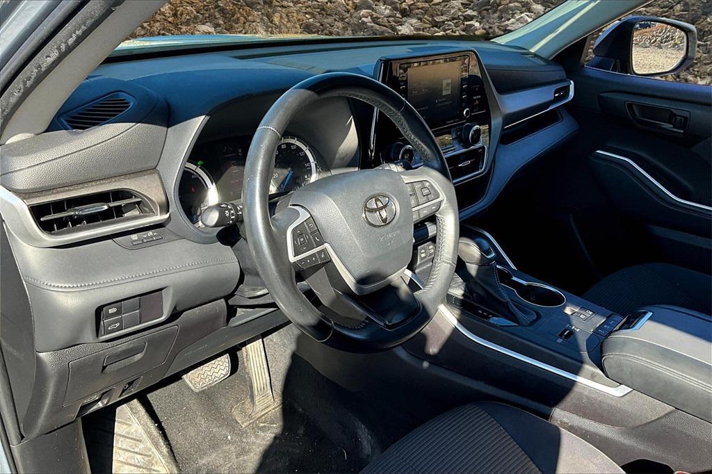 used 2022 Toyota Highlander Hybrid car, priced at $31,995