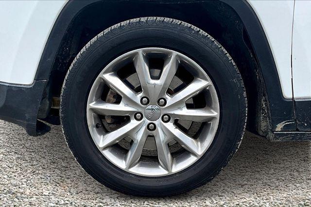 used 2015 Jeep Cherokee car, priced at $9,995
