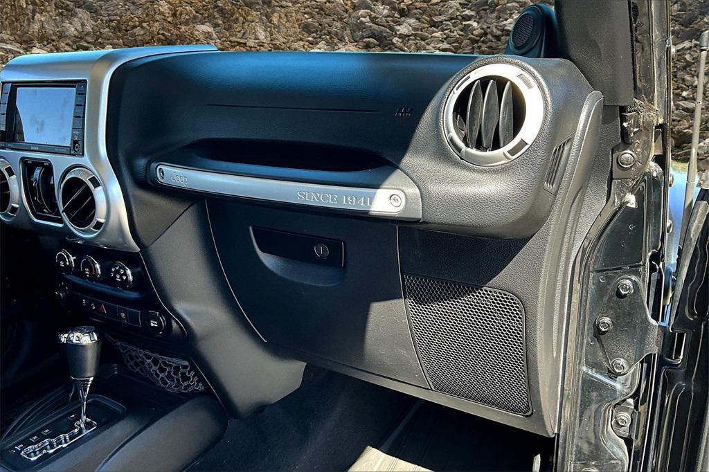 used 2014 Jeep Wrangler Unlimited car, priced at $15,495