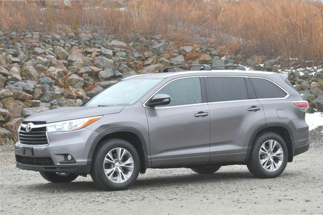 used 2015 Toyota Highlander car, priced at $17,995