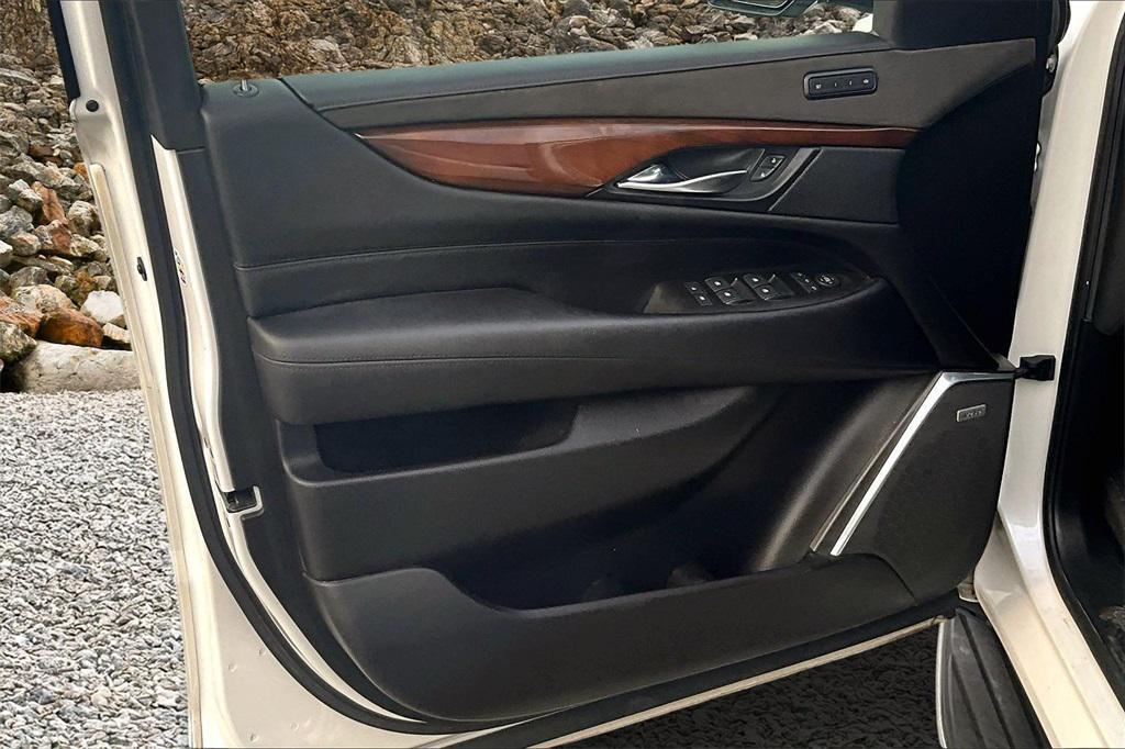 used 2019 Cadillac Escalade car, priced at $27,995