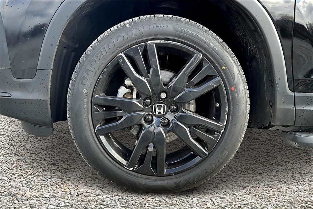 used 2022 Honda Pilot car, priced at $23,995