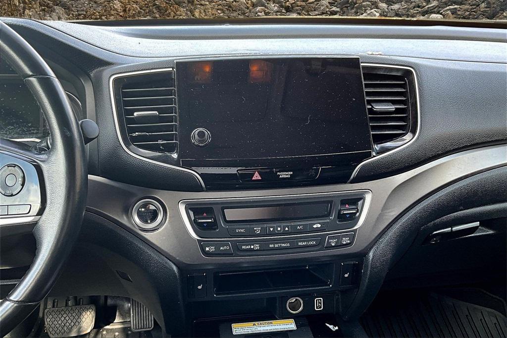 used 2022 Honda Pilot car, priced at $23,995