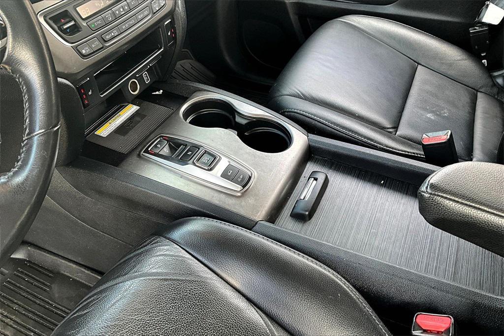 used 2022 Honda Pilot car, priced at $23,995