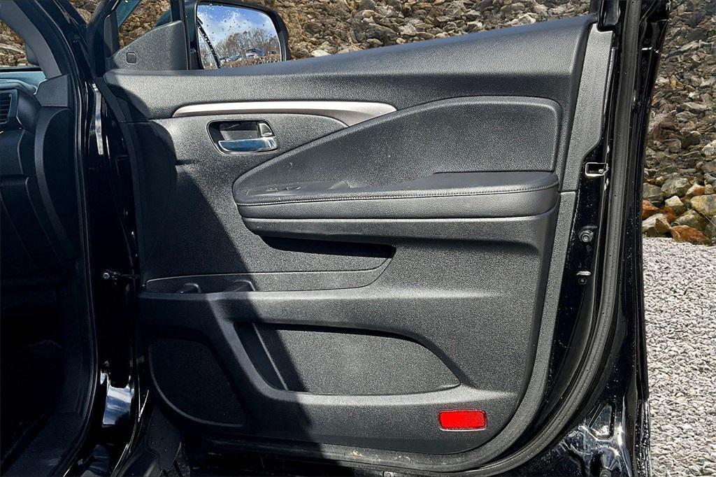 used 2022 Honda Pilot car, priced at $23,995