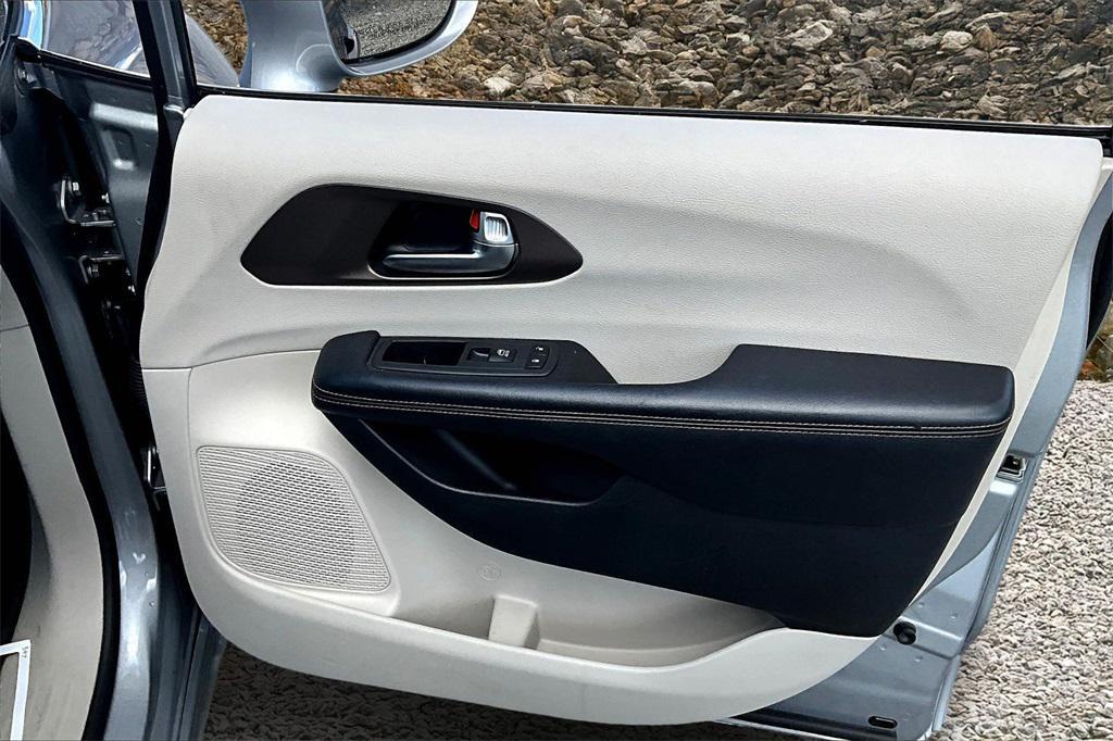 used 2019 Chrysler Pacifica car, priced at $16,995