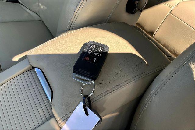 used 2015 Volvo XC60 car, priced at $9,995