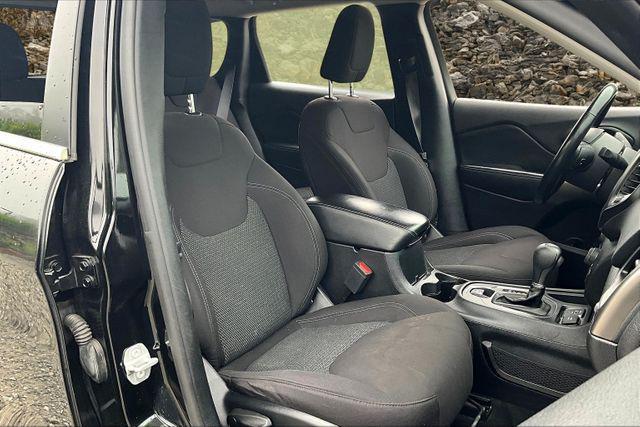 used 2019 Jeep Cherokee car, priced at $9,495