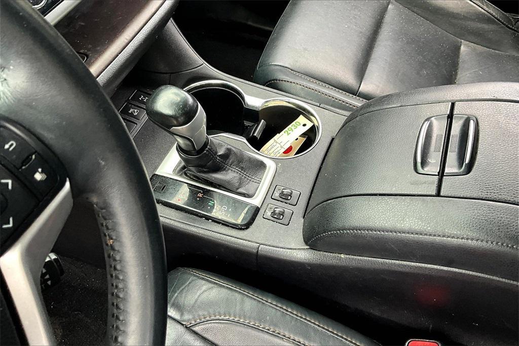 used 2016 Toyota Highlander car, priced at $19,495