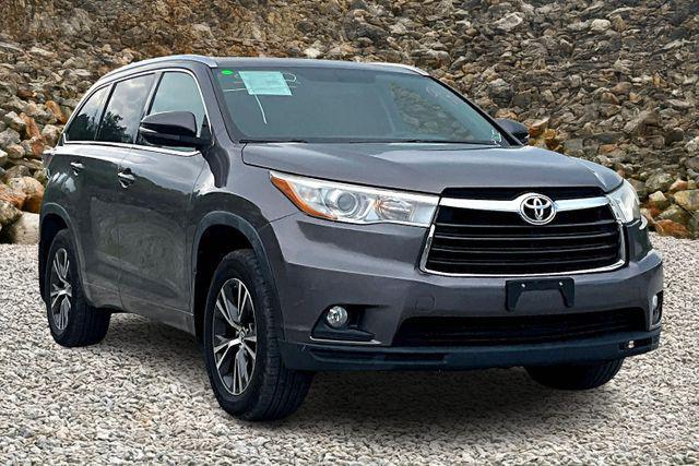 used 2016 Toyota Highlander car, priced at $21,995