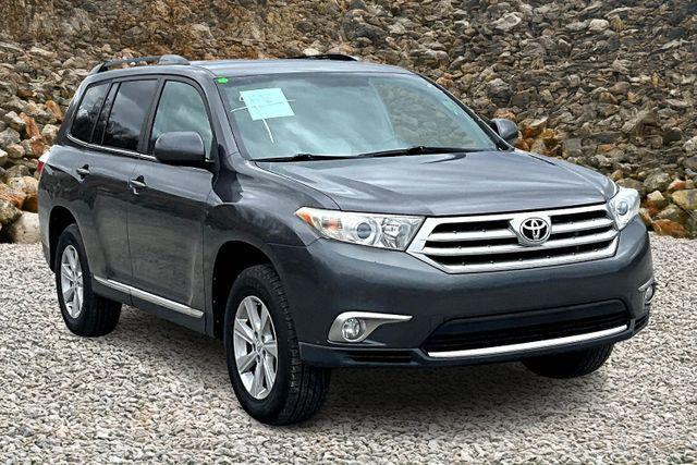 used 2011 Toyota Highlander car, priced at $14,995