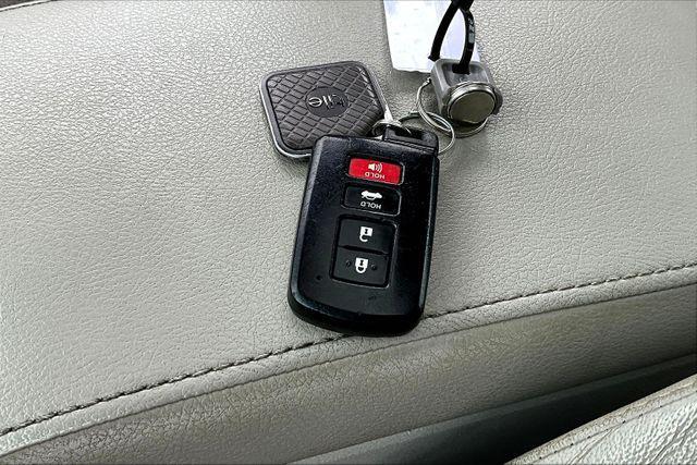 used 2012 Toyota Camry Hybrid car, priced at $10,995