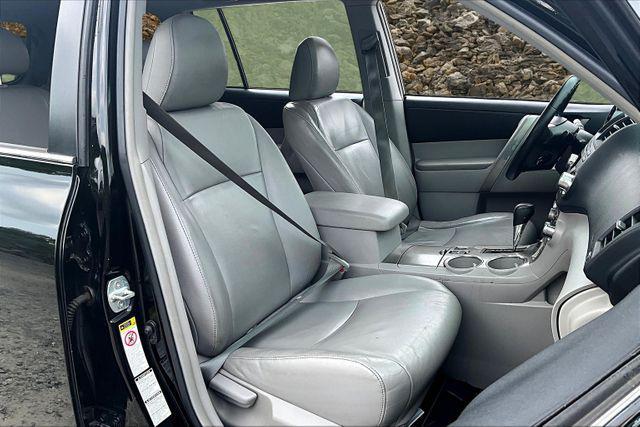 used 2012 Toyota Highlander car, priced at $10,995