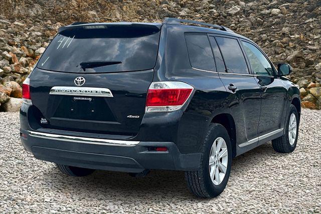 used 2012 Toyota Highlander car, priced at $10,995