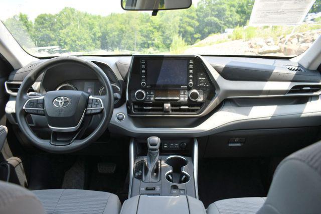 used 2022 Toyota Highlander car, priced at $30,995