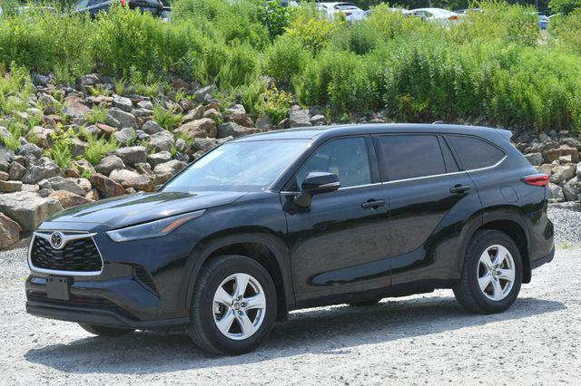 used 2022 Toyota Highlander car, priced at $30,995