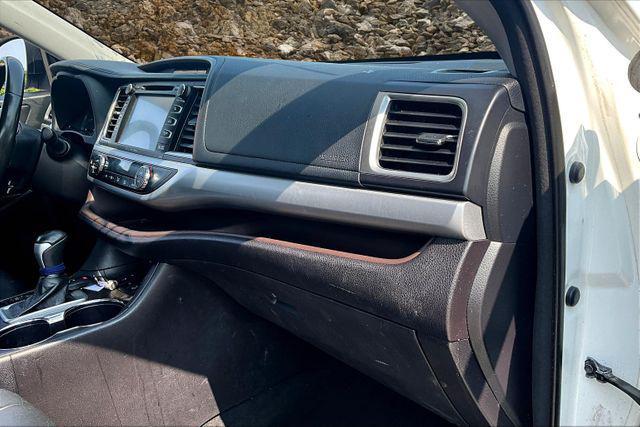 used 2018 Toyota Highlander car, priced at $21,995
