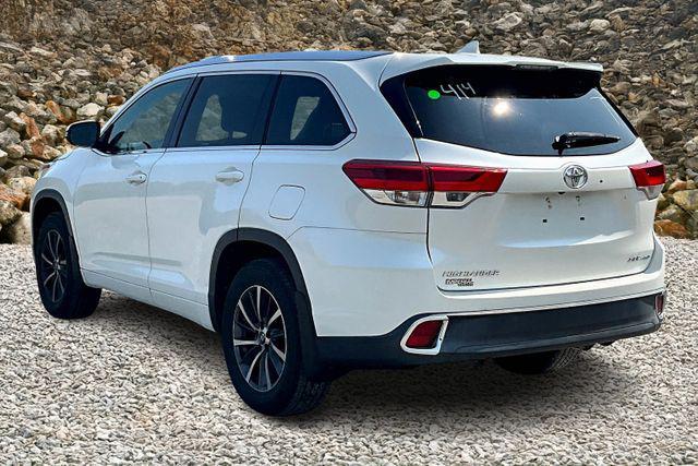 used 2018 Toyota Highlander car, priced at $21,995