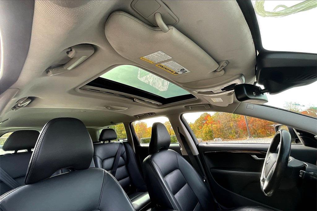 used 2013 Volvo XC70 car, priced at $11,995