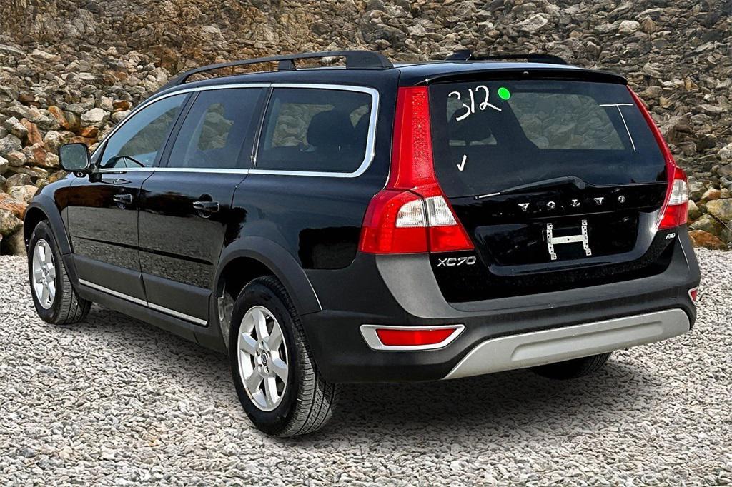used 2013 Volvo XC70 car, priced at $11,995