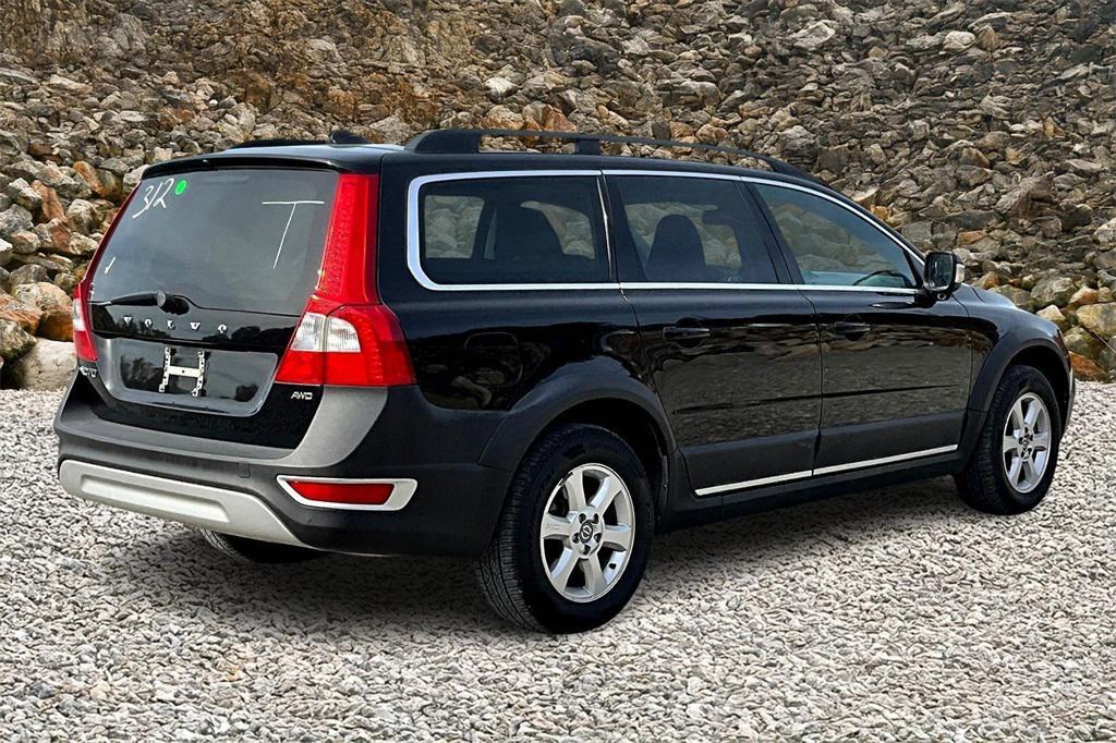used 2013 Volvo XC70 car, priced at $11,995
