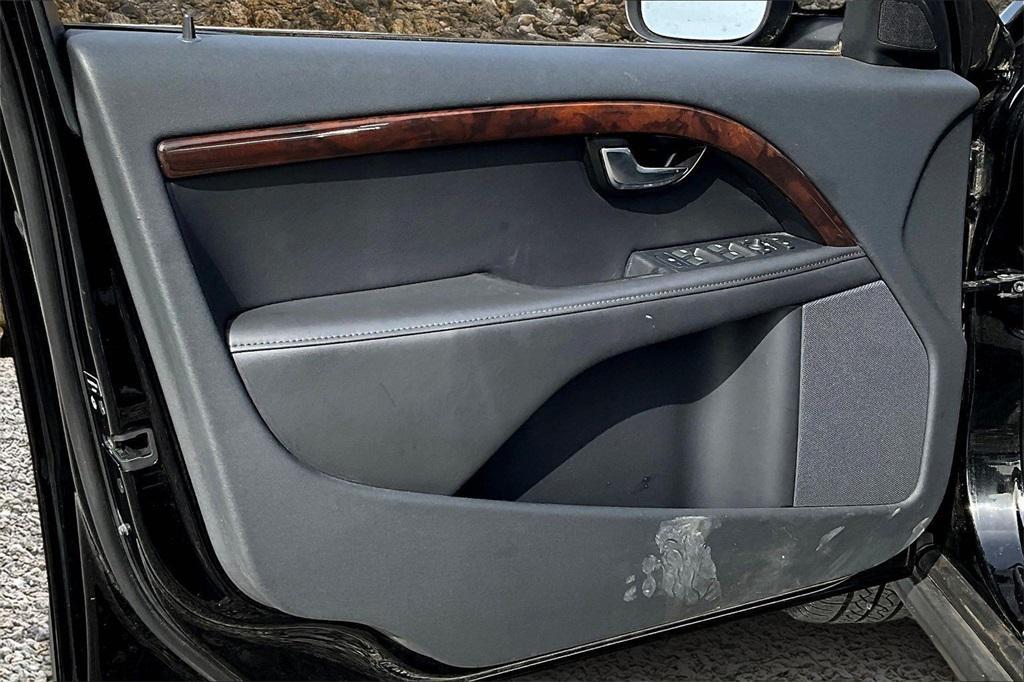 used 2013 Volvo XC70 car, priced at $11,995