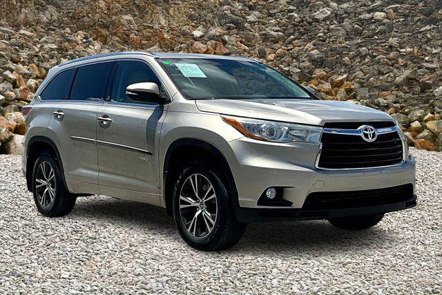used 2016 Toyota Highlander car, priced at $15,995