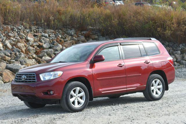 used 2010 Toyota Highlander car, priced at $10,495