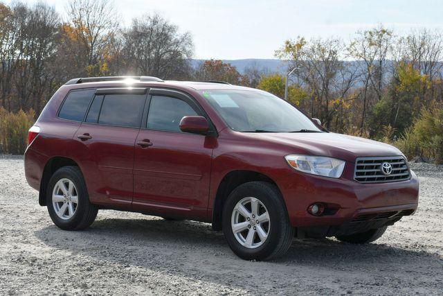 used 2010 Toyota Highlander car, priced at $10,495