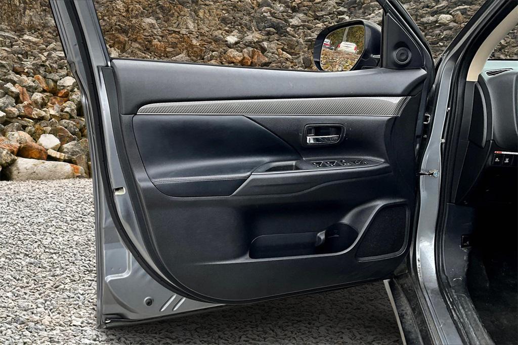 used 2020 Mitsubishi Outlander car, priced at $13,995