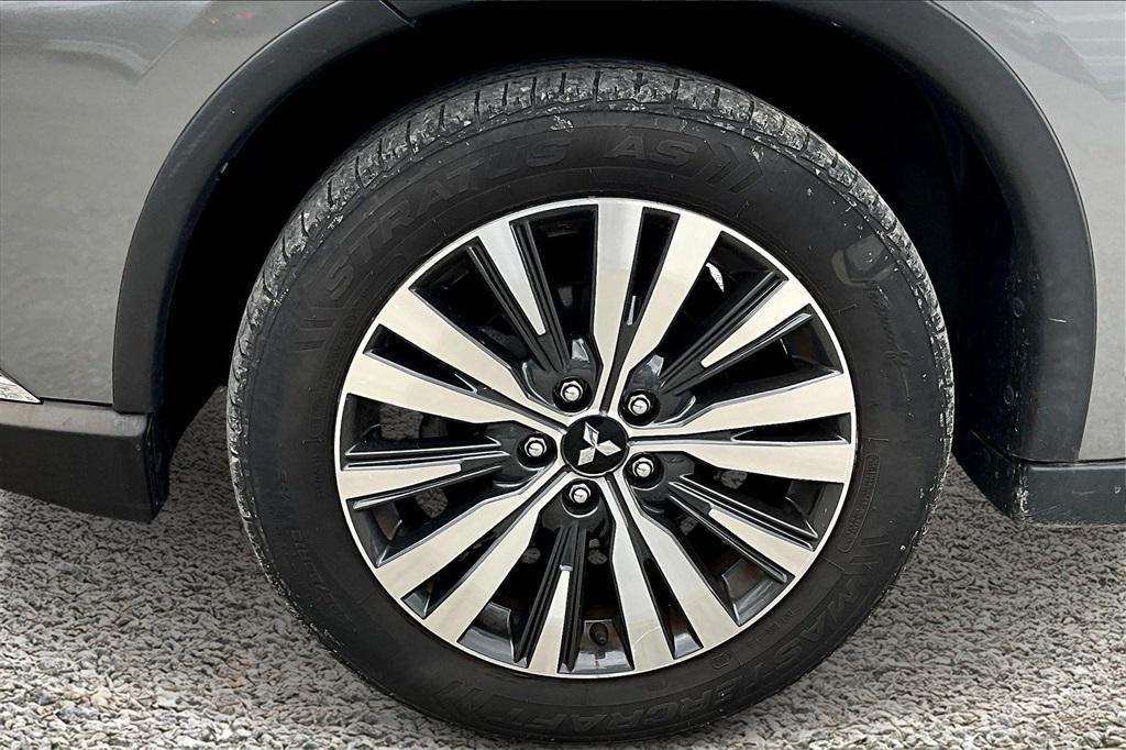 used 2020 Mitsubishi Outlander car, priced at $13,995