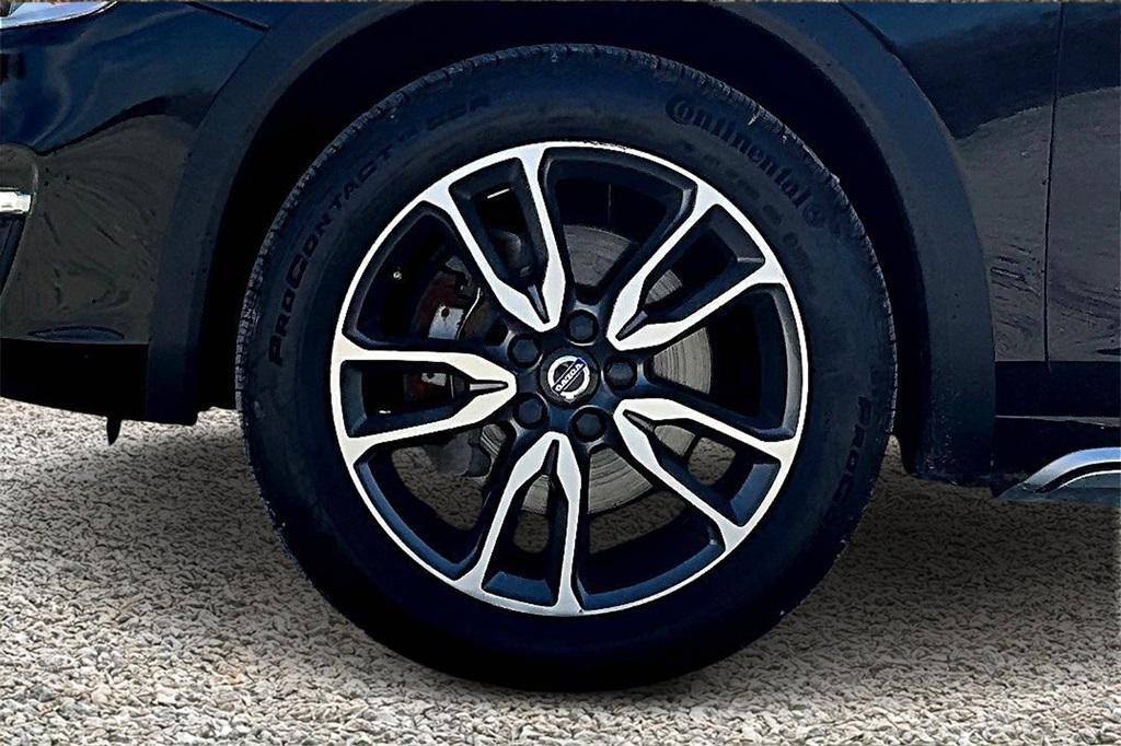 used 2018 Volvo V60 Cross Country car, priced at $16,995