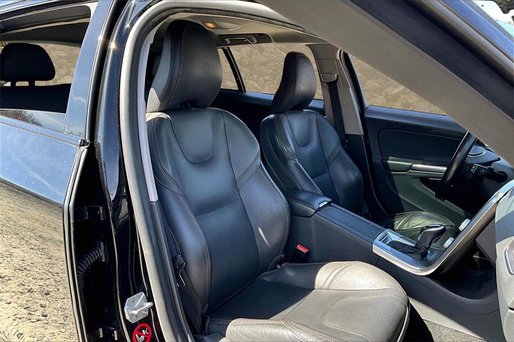 used 2018 Volvo V60 Cross Country car, priced at $16,995