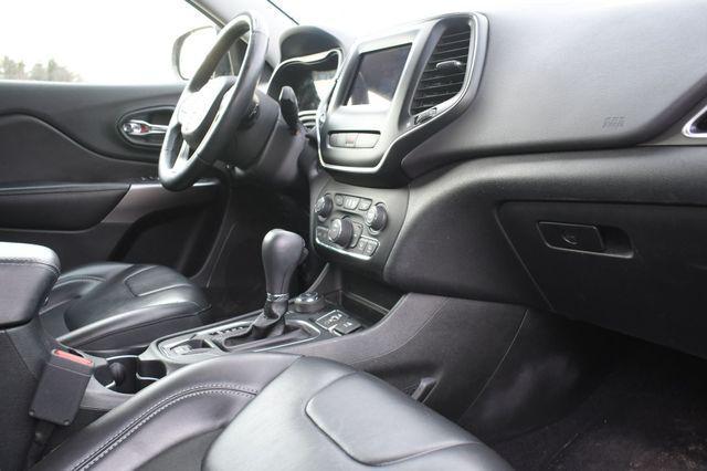 used 2019 Jeep Cherokee car, priced at $12,995