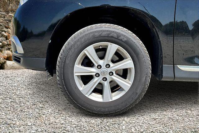 used 2012 Toyota Highlander car, priced at $12,995