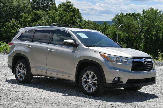 used 2015 Toyota Highlander car, priced at $17,995