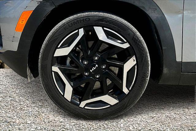 used 2025 Kia Seltos car, priced at $25,995