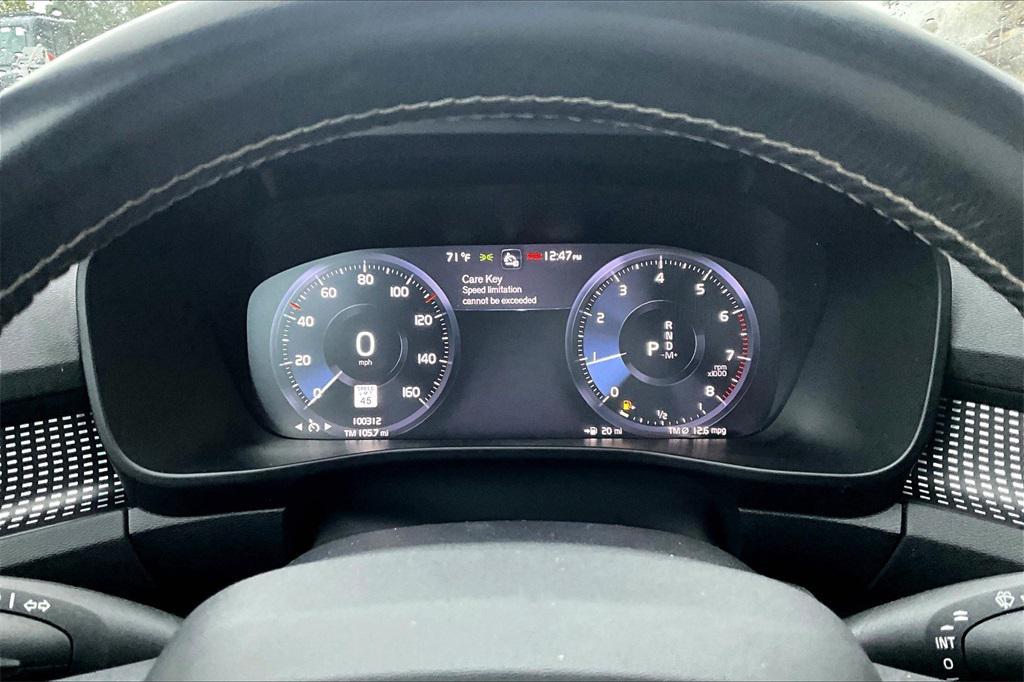 used 2021 Volvo XC40 car, priced at $17,995