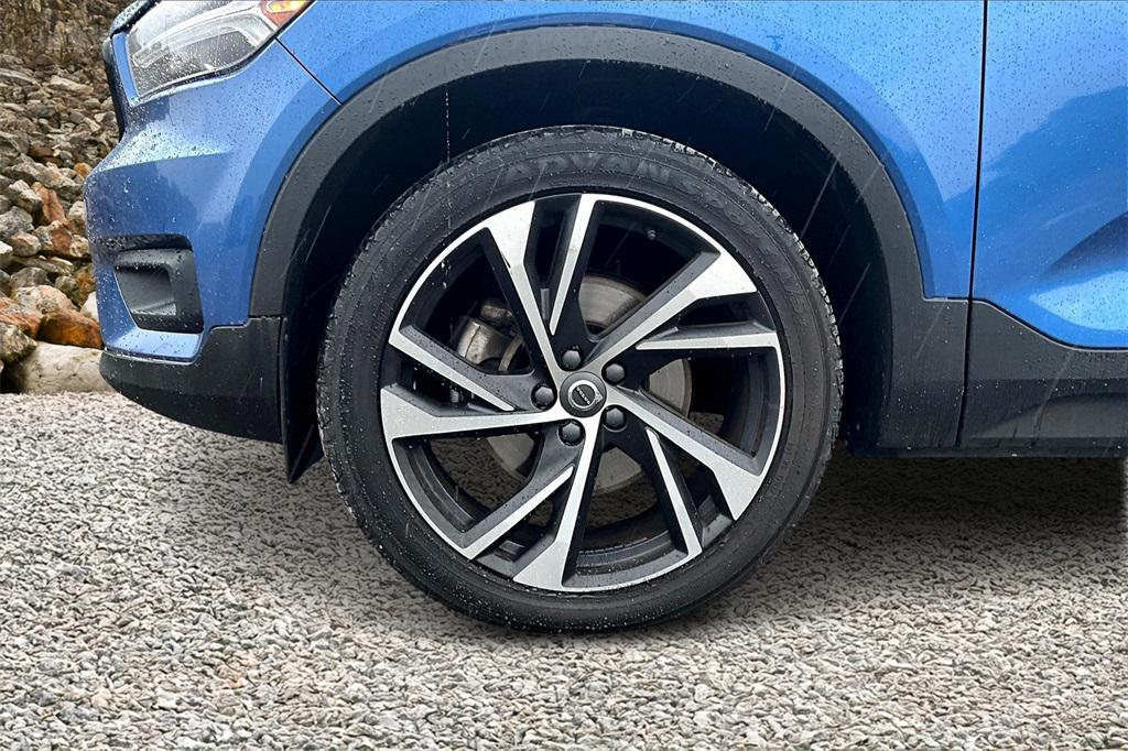 used 2021 Volvo XC40 car, priced at $17,995
